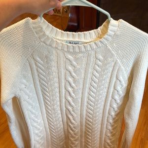 Bundle and Save❤️ Gorgeous heavy cross knit sweater from Old Navy! Womens sz sm